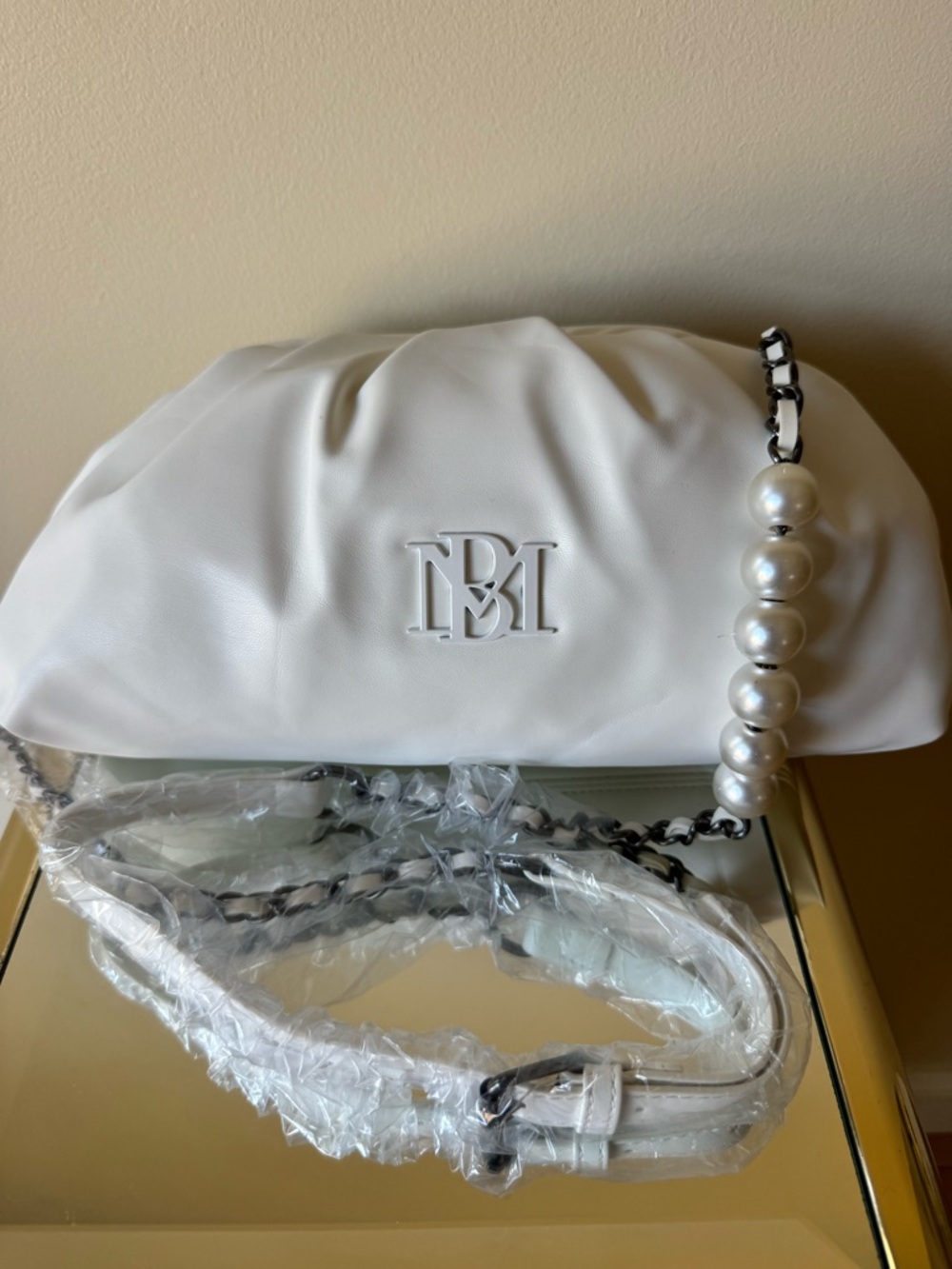 Badgley Mischka White Pearl-Detail Clutch with Chain Strap